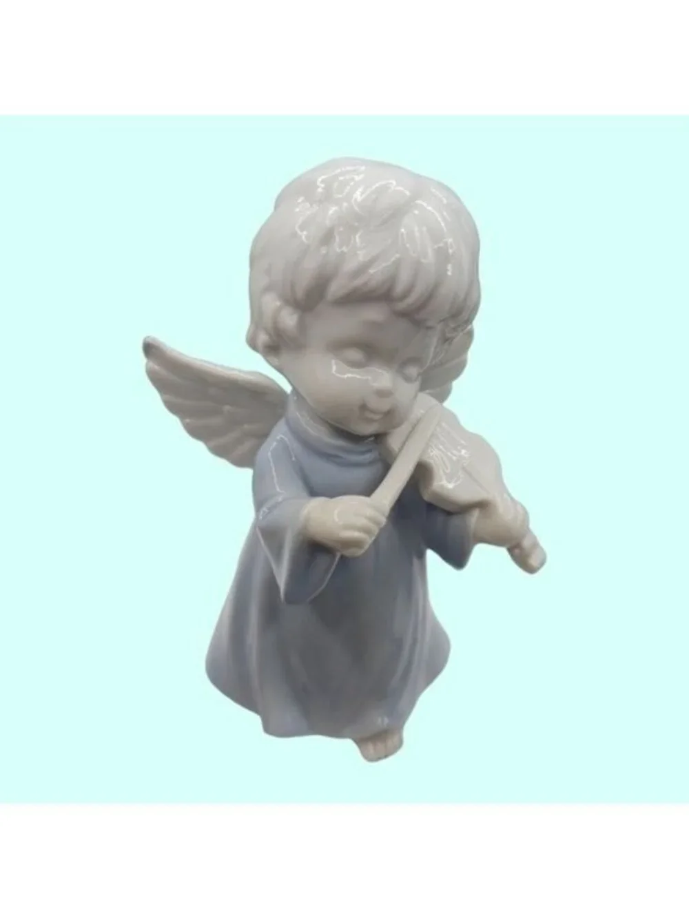 B & A b&aceramic figurine